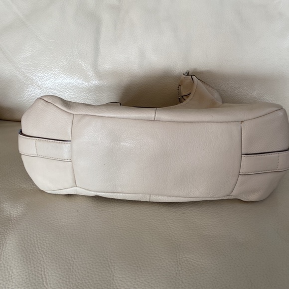 Coach Cream Shoulder Bag - Picture 5 of 13